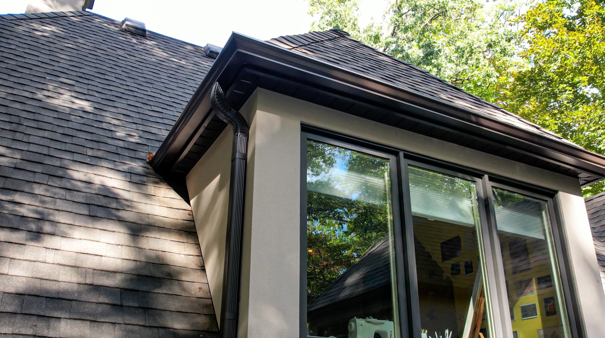 Eavestrough Cleaning project 6